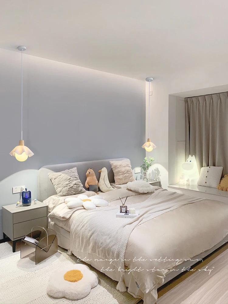 

Nordic bedroom bedside chandelier, modern and minimalist balcony light, hallway flower small chandelier