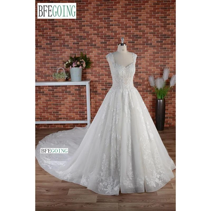 

Ivory Lace Appliques A-Line Wedding Dresses Chapel Train Custom Made Bridal Gowns Sweetheart Detachable Long Sleeves