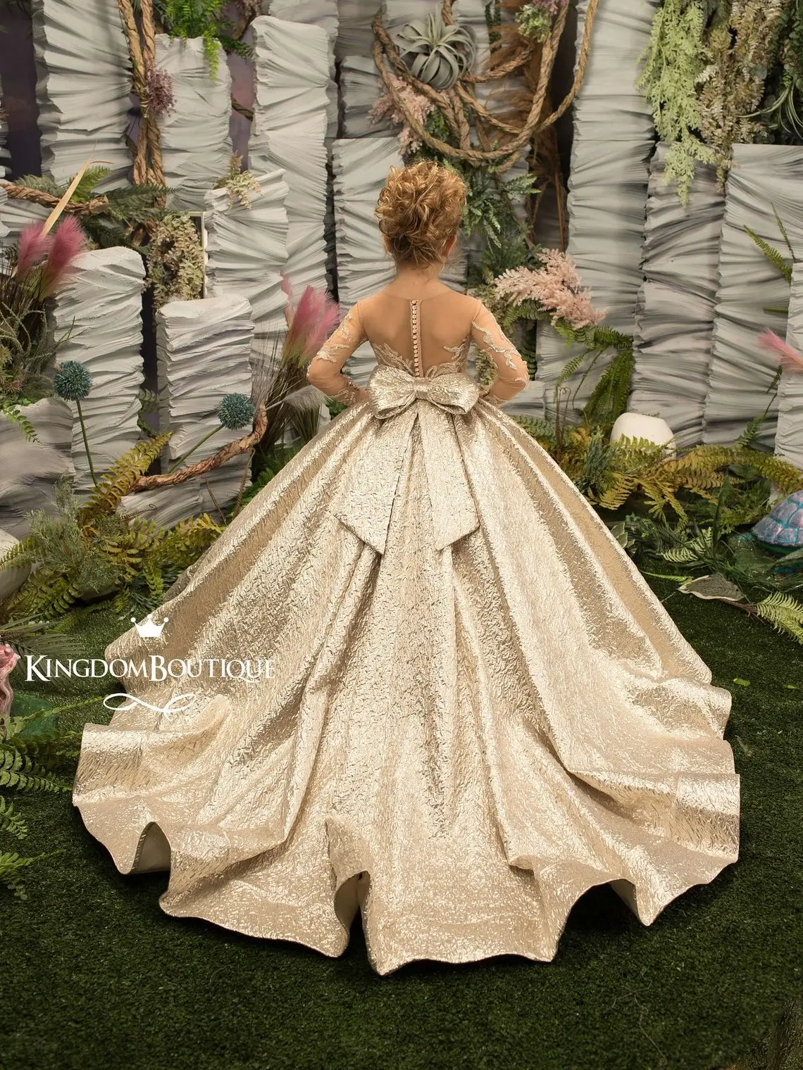 Arany virágos Elárusítónő dresses biss Hajó orra applique Hiánytalan Illuzió ujjú szülinapi esküvői Munkaszüneti nap Koszorúlány ruhát