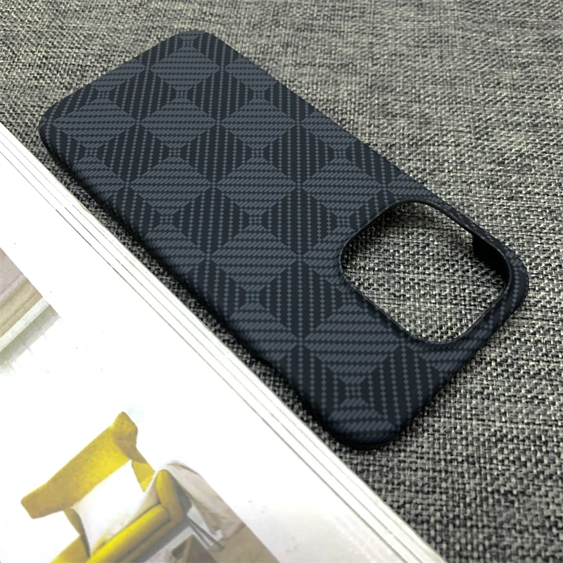 Sleek Carbon Fiber Texture Ultra-Thin Matte Case with Hard PC Bumper