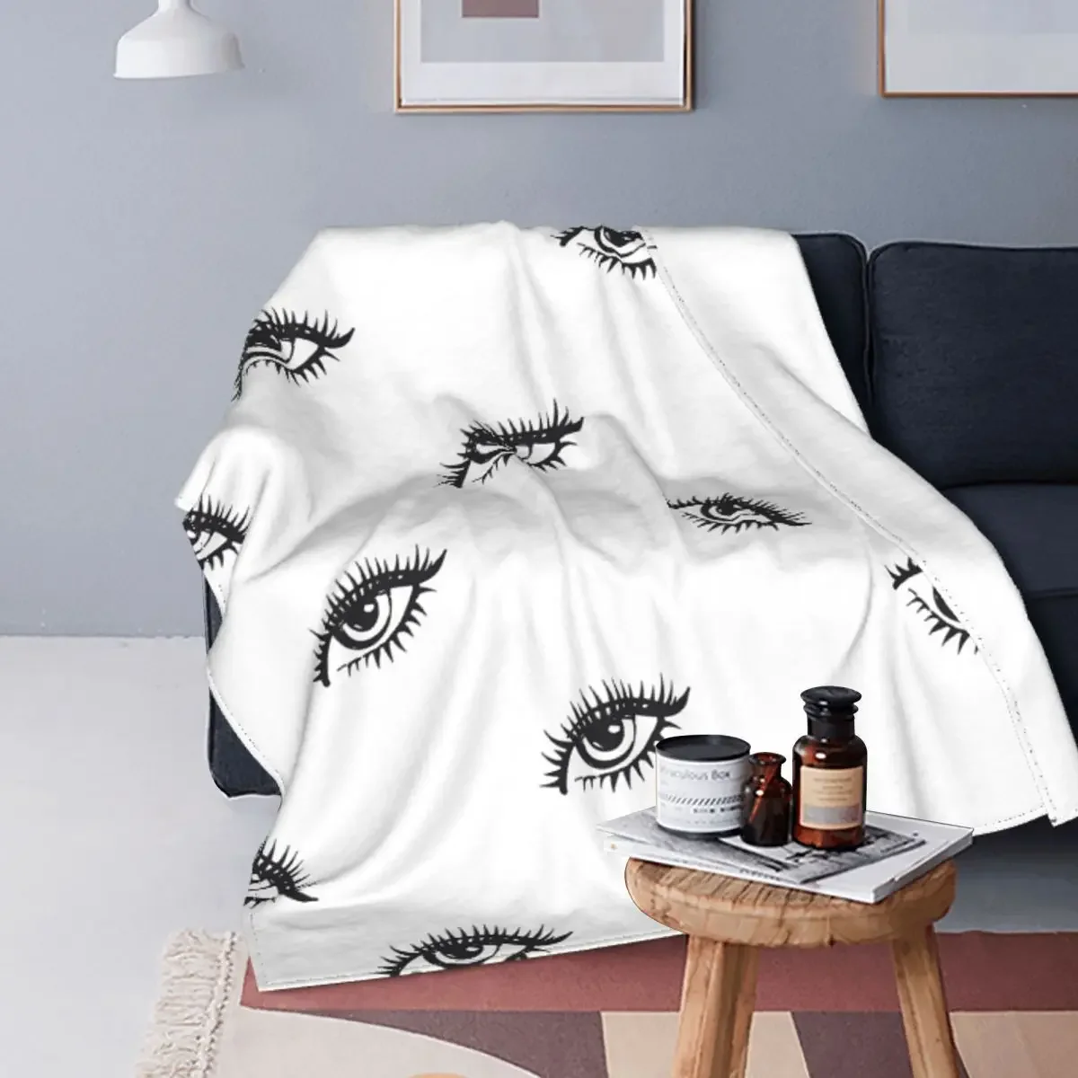 

Pattern Of Eyes With Big Lashes Eyelash Blankets Fleece Open And Closed Eyes Soft Throw Blankets for Home Travel Rug Piece