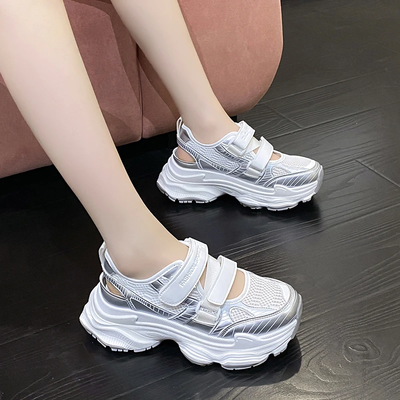 

Сетчатые женские яркие спортивные летние модные кроссовки на платформе, новинка 2024, повседневные дышащие кроссовки с ремешком на пятке для бега