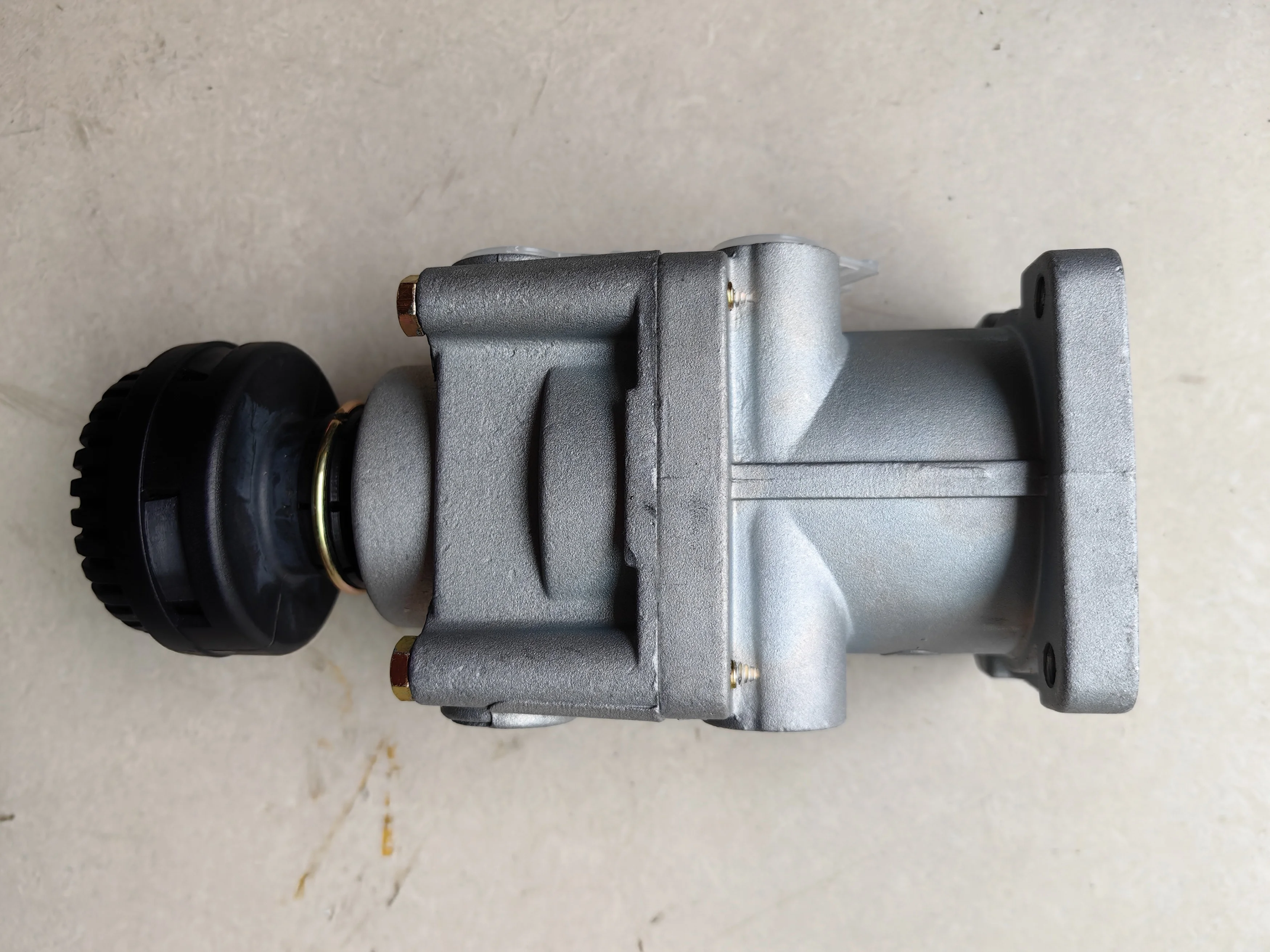 Bus Parts Yutong Brake Master Cylinder Model 3514-00026 is In Stock