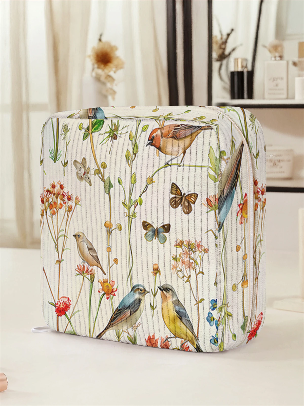 Cartoon bird pattern printed sanitary napkin storage bag, women's lightweight tissue bag, sanitary tissue bag