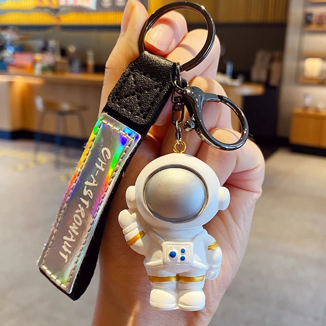 2022 New Cartoon Space Astronaut Keychain Female Cute Creative Epoxy  Astronaut Key Chain Ring Bag Pendant Birthday Gift
