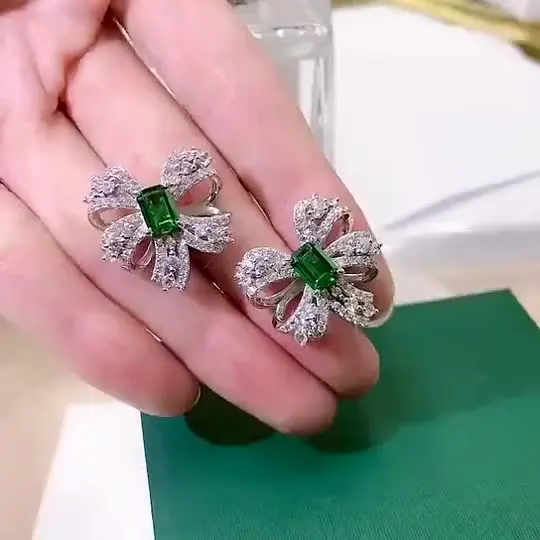 

2021 new S925 sterling silver earrings emerald micro-inlaid luxury full diamond classic retro female earrings 5A zircon