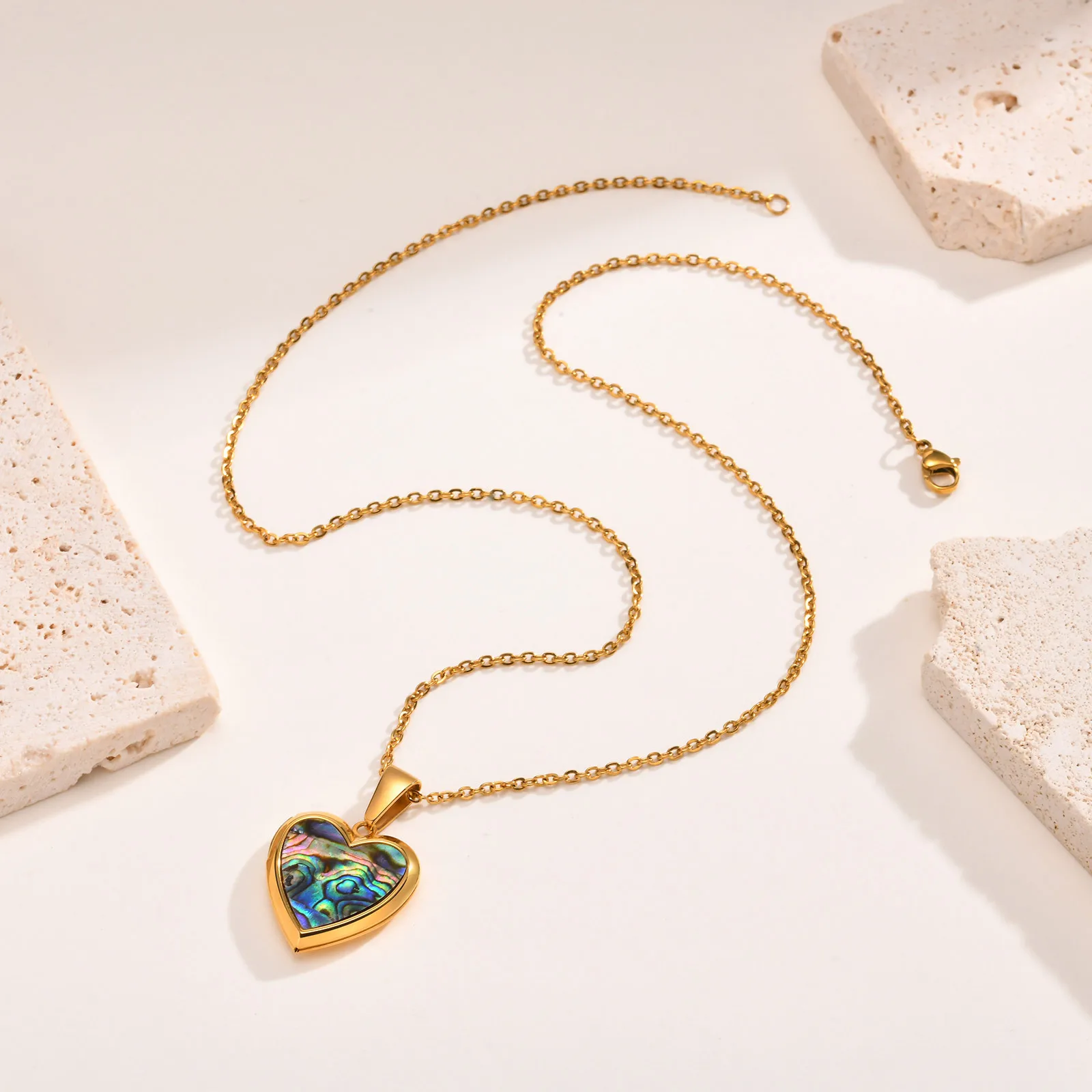 Women Heart Locket Necklace, Openable Shell Pendants, Stainless