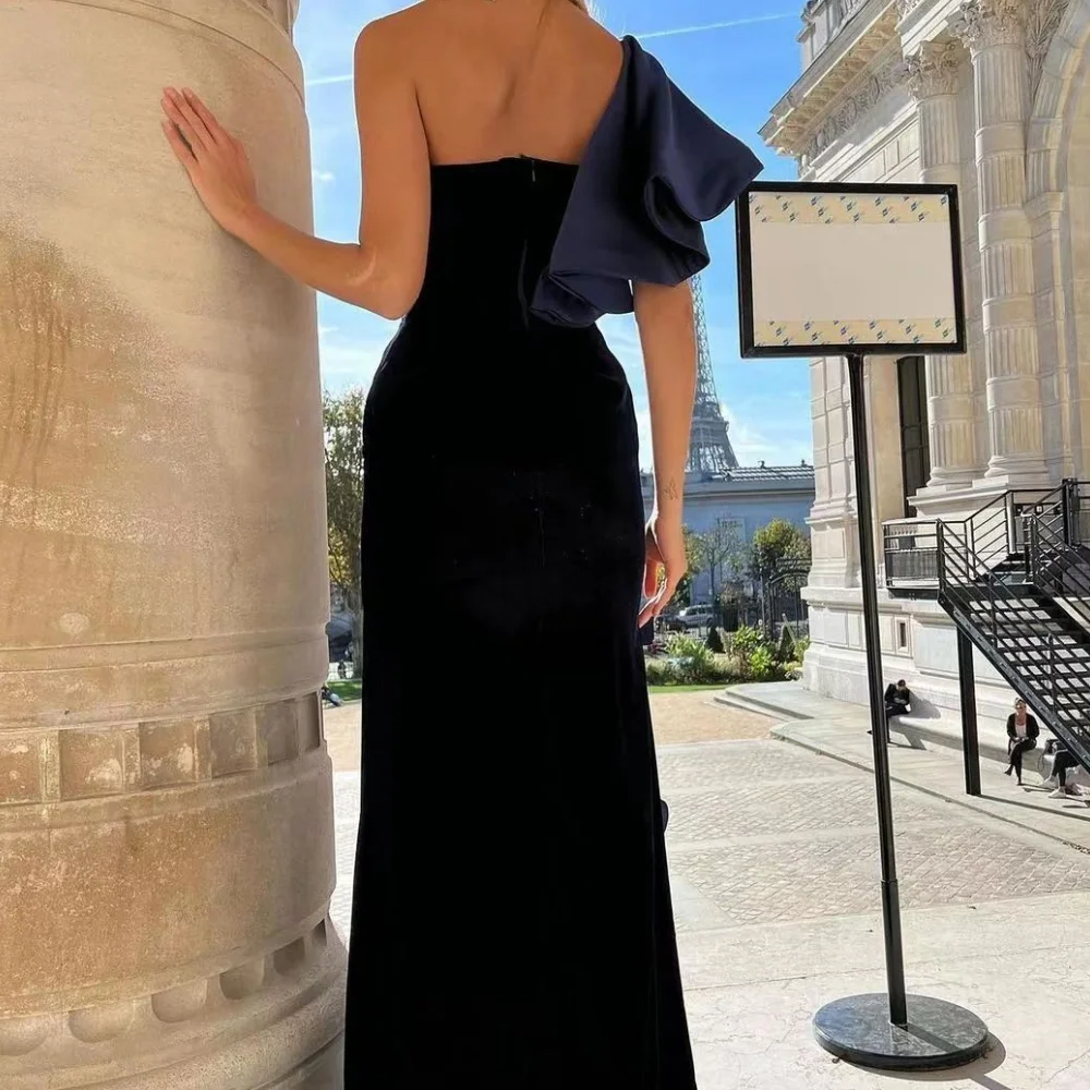 

Muloong One-shoulder Neckline Sweep Train Women Elegant And Pretty Luxury Prom Dress