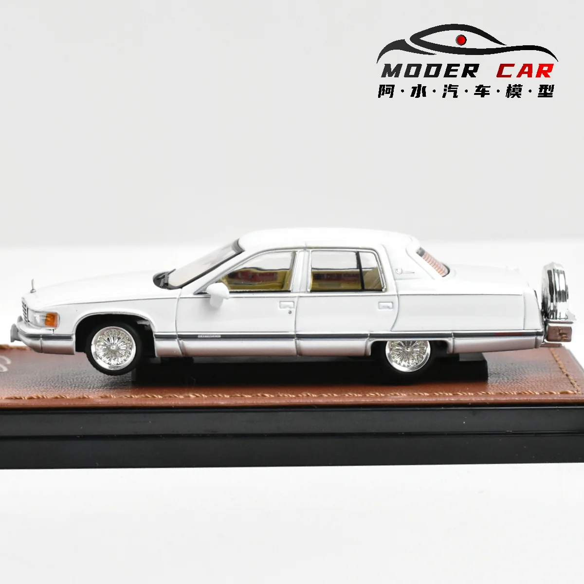 GOC 1:64 Fleetwood  Naiska Diecast Model Car 3