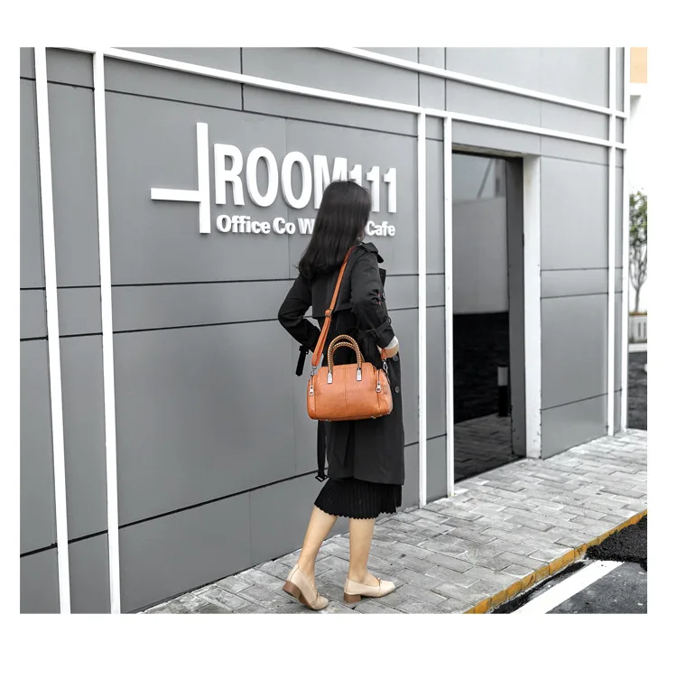 2022 New High Quality Shoulder Bag Messenger Bag All-Match Boston Bag Soft Leather Women'S Bag Fashion Woven Handbag 18 2022 New High Quality Shoulder Bag Messenger Bag All-Match Boston Bag Soft Leather Women'S Bag Fashion Woven Handbag
