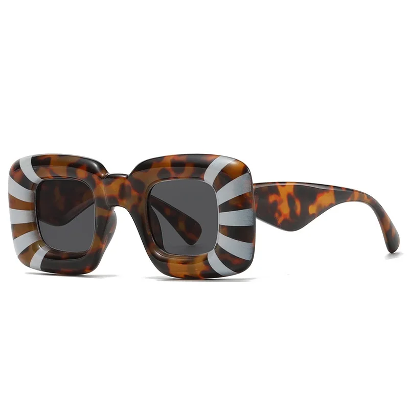 

New Fashion Women Stripe Square Sunglasses For Men Luxury Brand Designer Female Sun Glasses Vintage Eyewear Shades UV400 Oculus