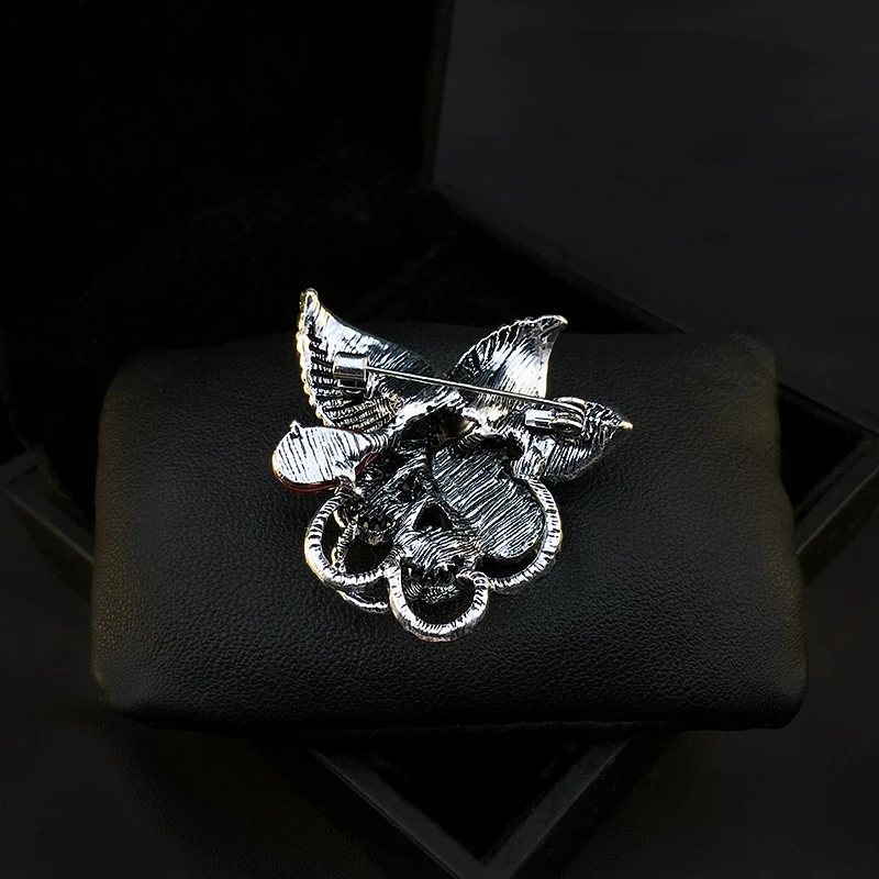 Retro Natural Flower Brooch for Women Suit Pearl Jewelry Exquisite Corsage Pin Mother's Day Gifts Clothing Accessories Party Pin