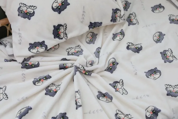 Cartoon Disney Lucifer Cat Pattern Blanket Warm Flannel Nap Blanket Sofa Bed Bedspread Soft Office Airplane Sleeping Blanket