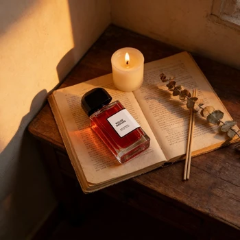 Profumo a Lunga Durata 100ml per Donna e Uomo, Fragranza Ciliegia, Pepe Rosa, Vaniglia Nera, Fava Tonka, Ambra, Spray Corpo, Deodorante Parfum