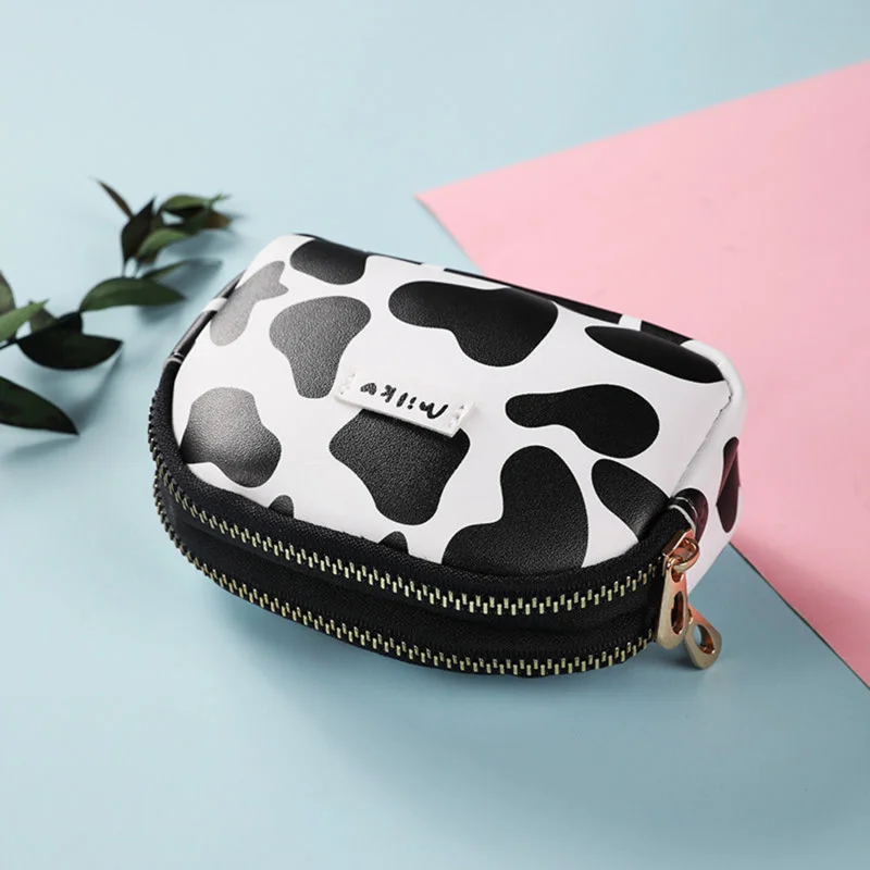 Women’s cute cow print PU leather business card holder wallet for girls, coin purse bag, women’s zipper cartoon wallet.