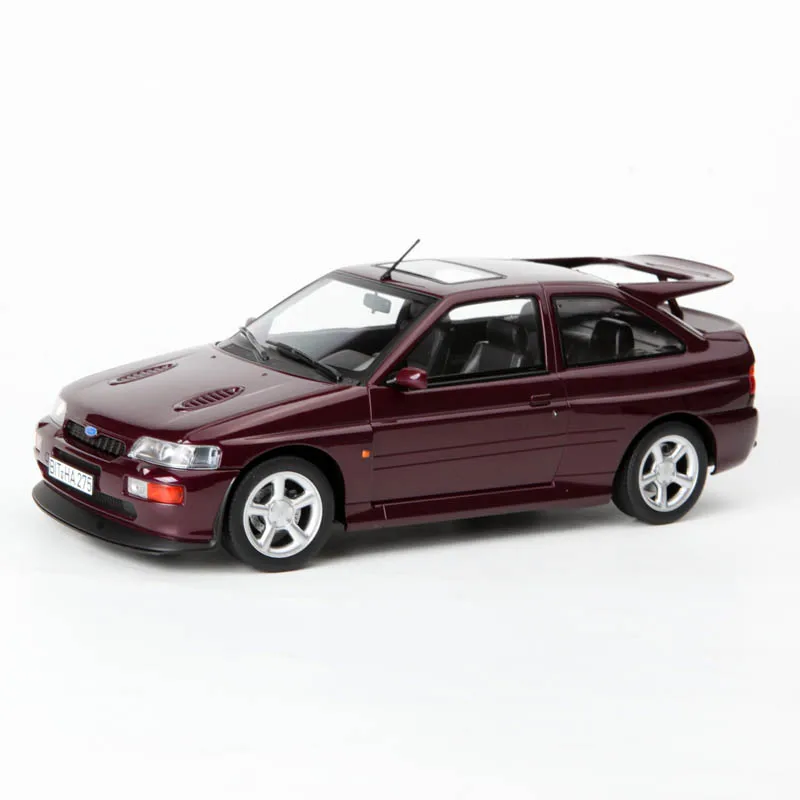 Modello Di Auto In Lega Ford Escort Cosworth 1992 In Scala 1/18