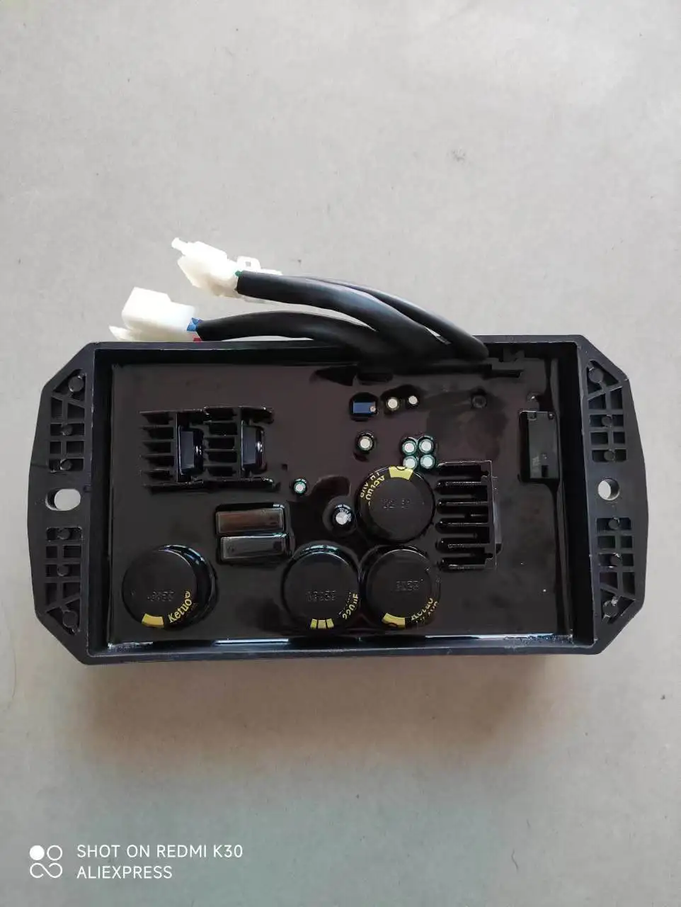 

TT93-8 LIHUA AVR, 9 проводов, трехфазный регулятор напряжения, запчасти для генератора
