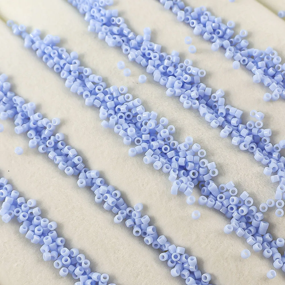Japanische importierte einfarbige Miyuki Delica Rocailles-Schmuckperlen, geeignet für alle Arten von DIY-Handarbeiten, 10g