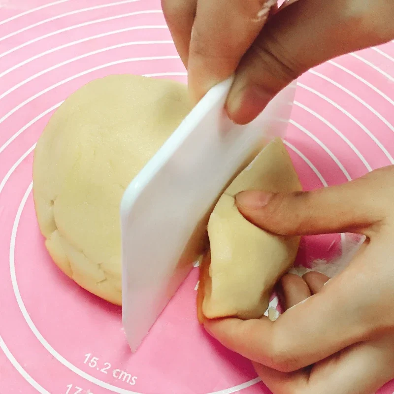 Plastic Scraper Baking Tools Cream Cake Chocolate Cutter Scraper Small Kitchen Trapezoidal Plastic Spatula Baking Accessories baking tool baking accessories cake scraper baking spatula