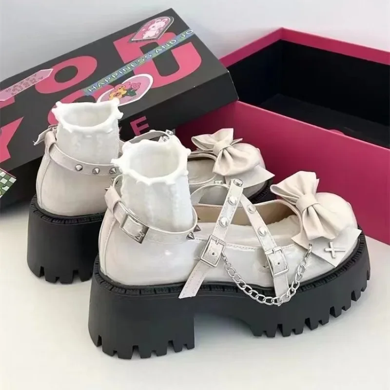 Lolita Shoes Sweet Women Heels Wedges Mary Jane Shoes Metal Chain Pumps Cosplay Ladies Shoe Patent Leather Woman Uniform Shoes 4