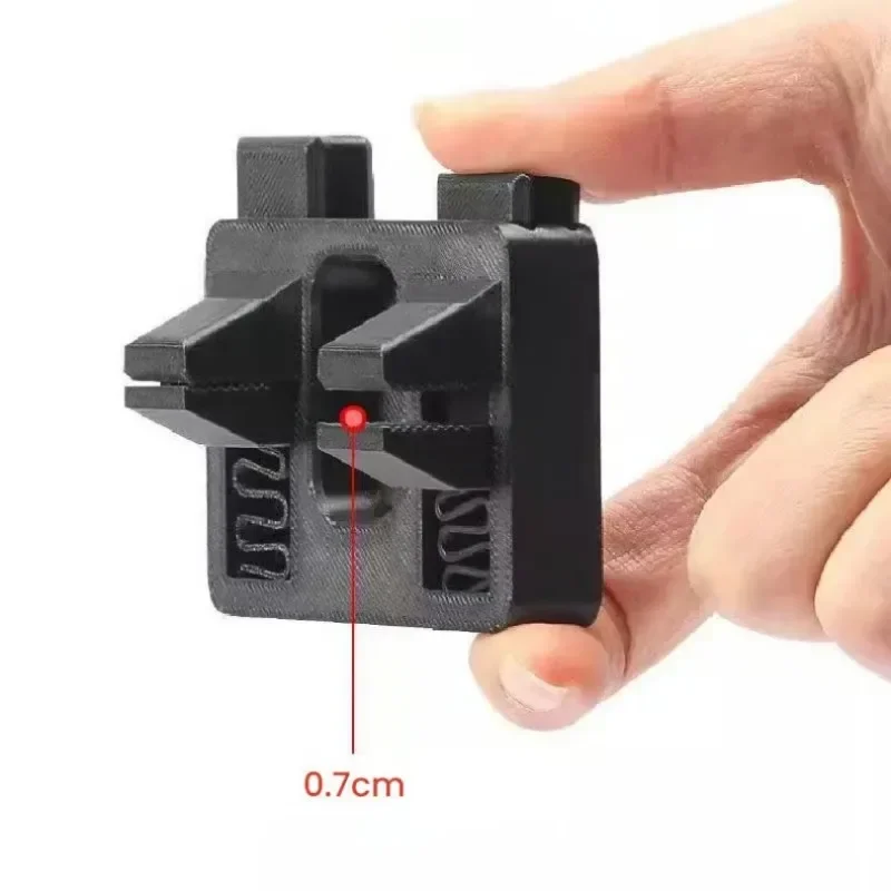 Soldering Tool Soldering Wire Holder ABS Electric Wire Welding Fixture High Temperature Resistance 3D Soldering Wire Holder Strong Magnetic Bracket Welding Clamp