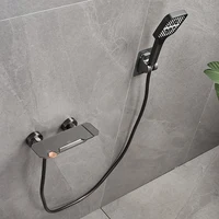 ก๊อกน้ำฝักบัวติดผนังห้องน้ำ สีโครเมียม/สีเทา แบบก้านโยกเดี่ยว ผสมน้ำร้อนน้ำเย็น พร้อมฝักบัวมือ 1