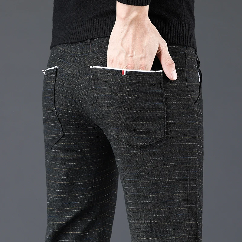 Pantaloni slim da uomo spazzolati autunno inverno imitazione cotone lino elastico piccoli pantaloni neri casual da lavoro scozzesi dritti 2