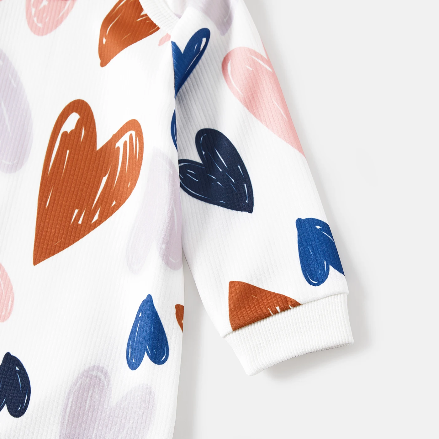 PatPat Family Matching Allover Heart Print and Colorblock Ribbed Long-sleeve Sweatshirts