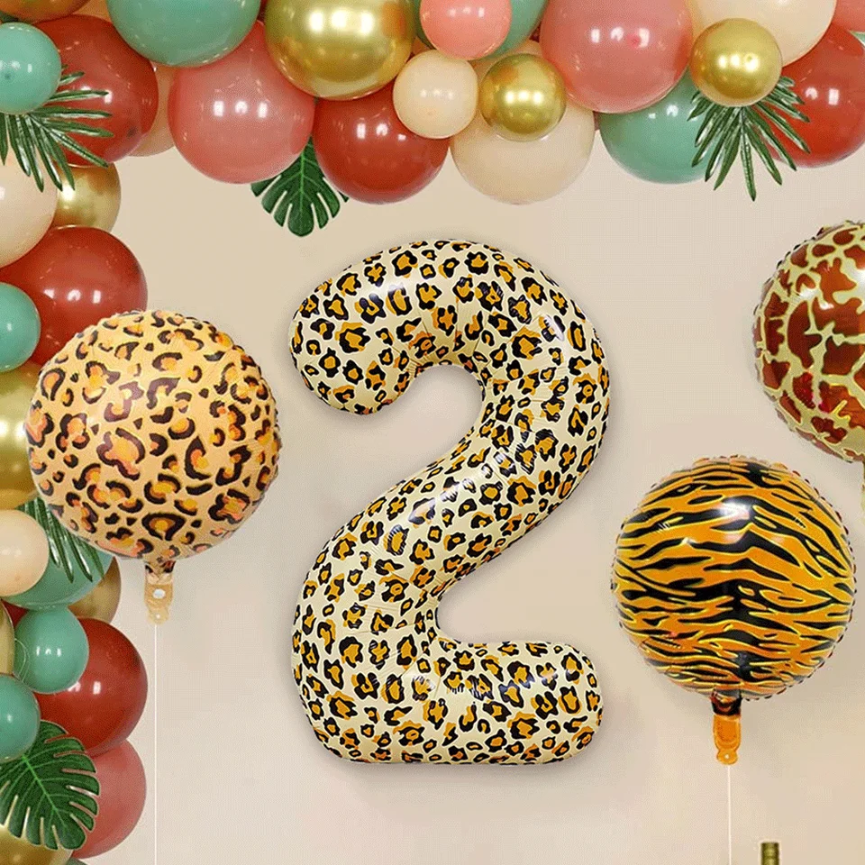 Set Di Stoviglie Per Festa A Tema Giungla Safari - 139 Pezzi Per 16 Ospiti, Con Piatti, Bicchieri, Tovaglia, Palloncini In Alluminio E Striscioni, Decorazione Completa Per Compleanno Wild One