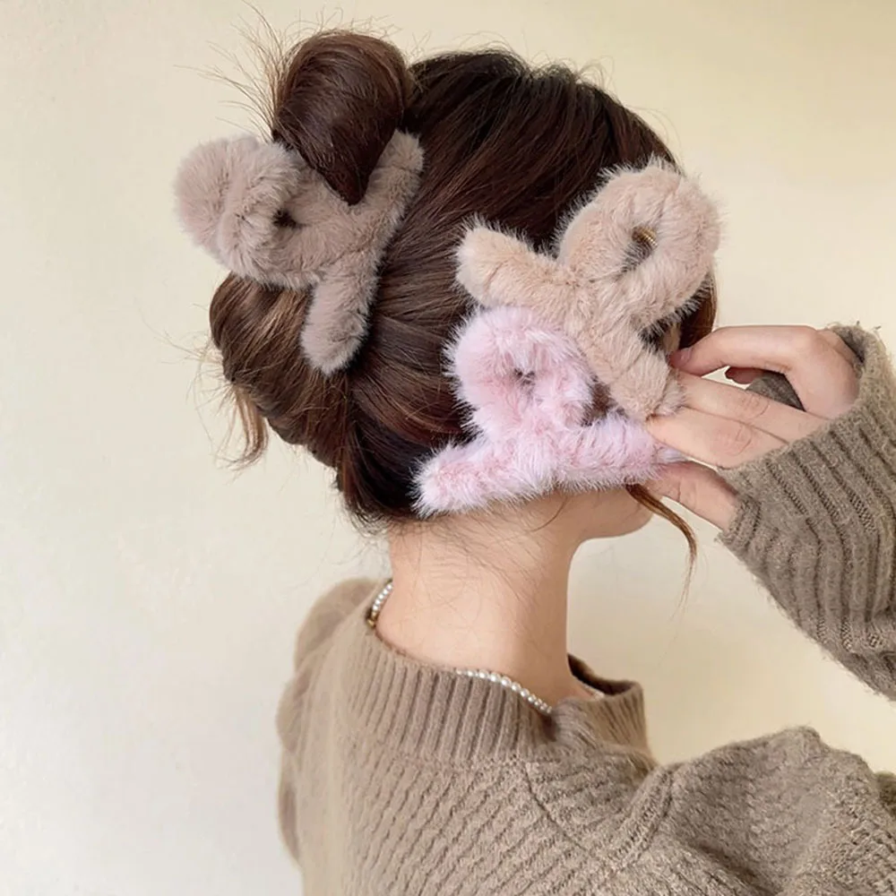 

Winter Plush Hair Claw Clips Furry Crab Clip Clamps Barrettes Fluffy Shark Clip Bangs Side Clip Ponytail Clip Non-Slip Headwear