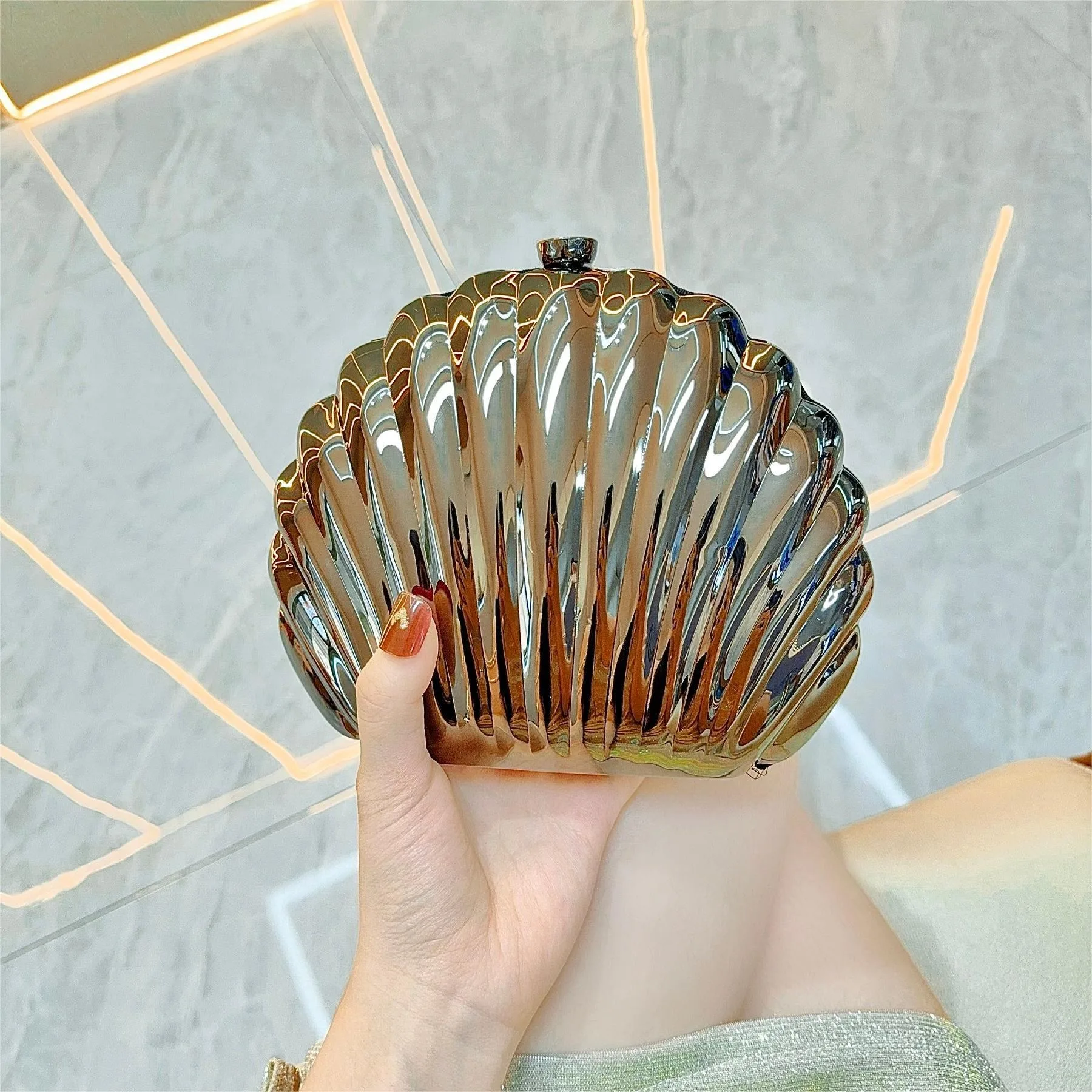 2025, Damen-Muscheltasche aus Silber und Gold, niedliche Acryl-Abend-Clutch mit Riemen für Hochzeit, Party, kleine Geldbörsen, Designer-Handtaschen, Ins – Detail 10