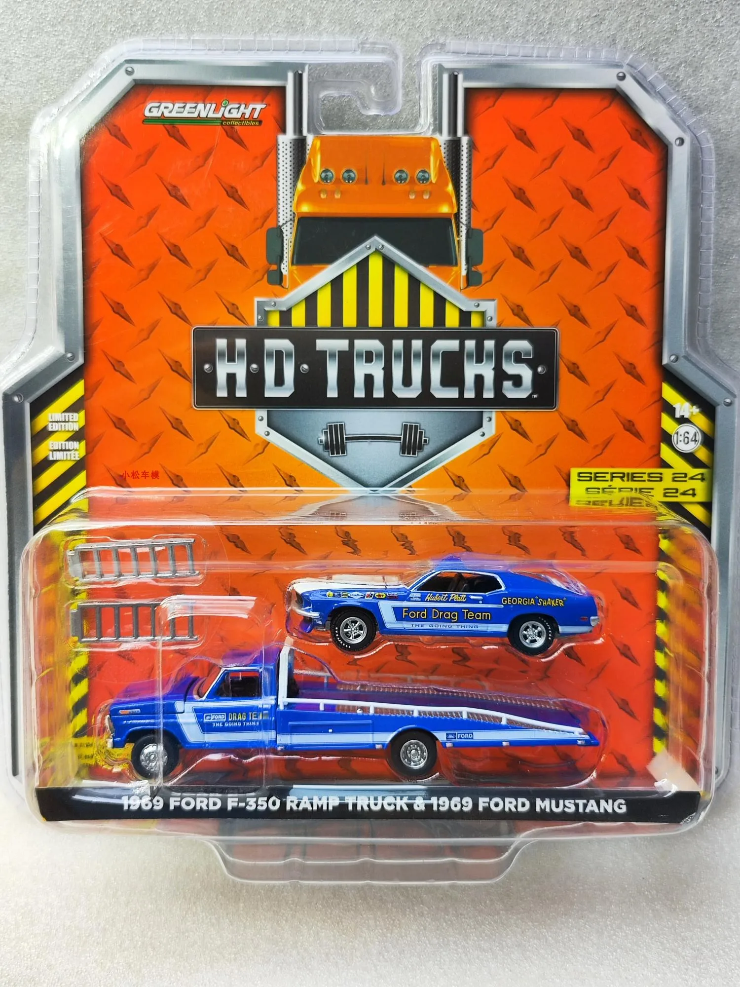 

1: 64 H.D. Truck Series 24 1969 Ford F-350 Ramp Truck&1969 Ford Mustang Collection of car models