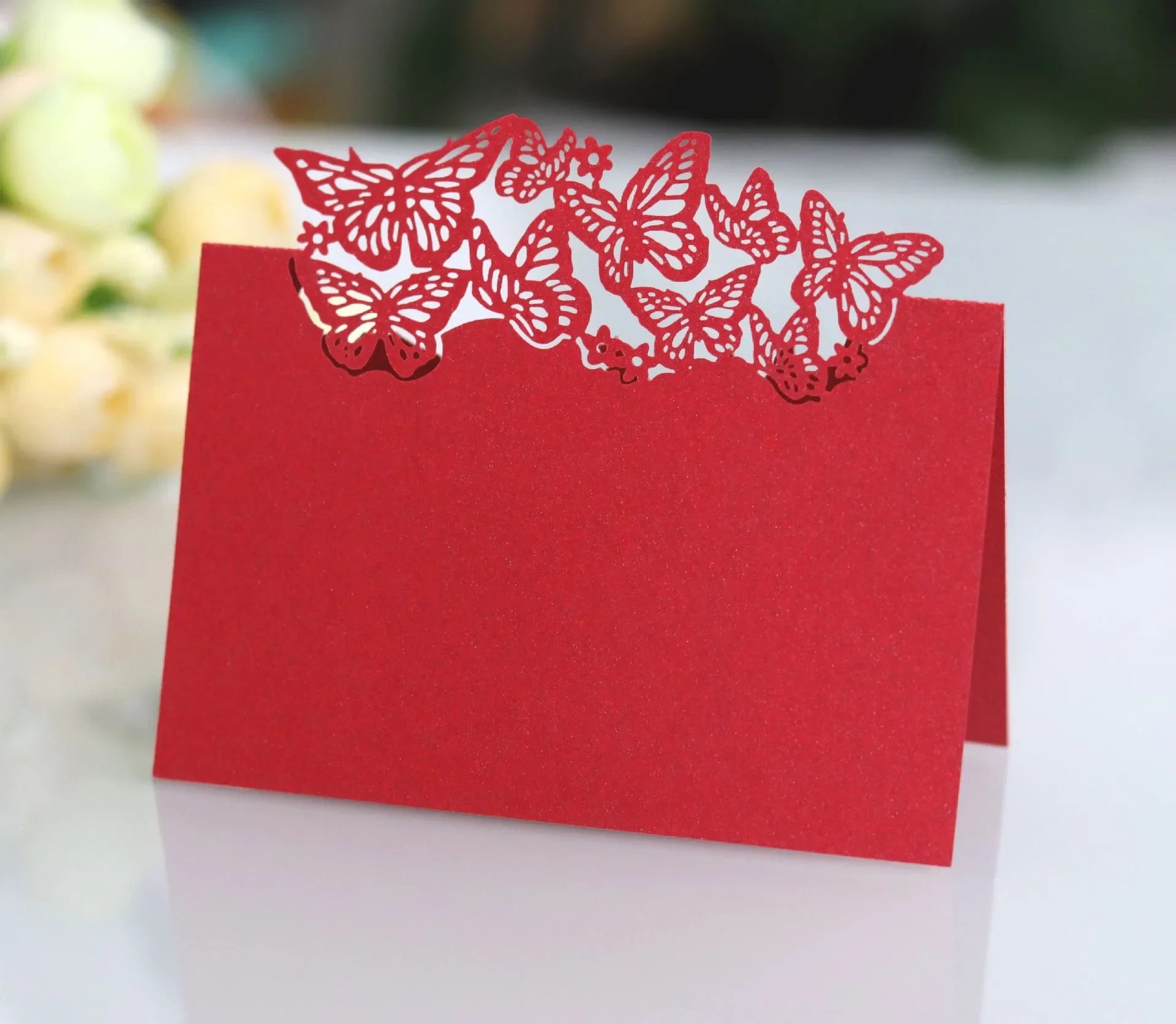 50pcs Seat Card Butterfly Hollow Heart Table Card Wedding Name Sign in Table Numbers Wedding Thank You Cards