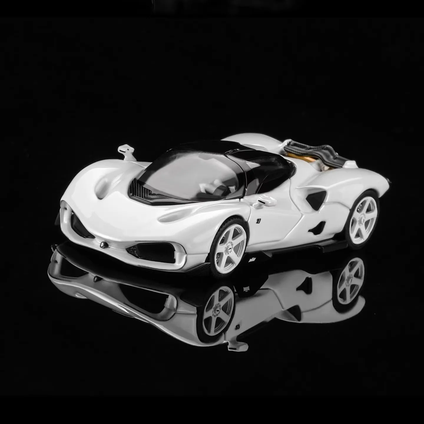 1:64 모터헬릭스 닐루27 하이퍼카 풀 오픈 도어 & 후드 디테일 엔진 다이캐스트 모델 화이트 블랙 레드 장난감 소년용 선물 재고 있음