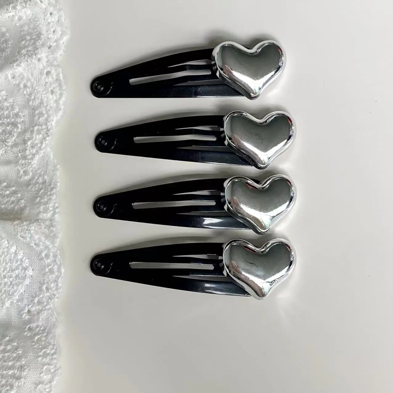 1PC Black Hair Clips with Silver Heart - shaped Decor, Cute Hair Accessories for Women, Ideal for Stylish Side Hair Styling