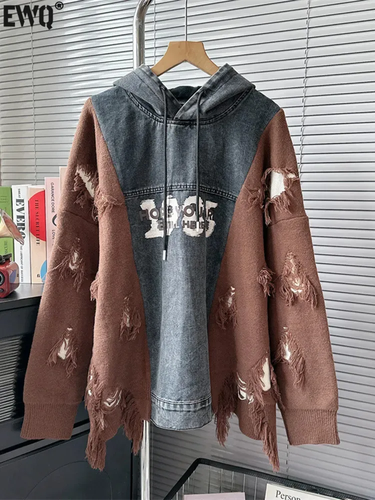 

[EWQ] Fake 2 Piece Denim Spliced Sweater Women Hole Tassel Letter Print Hooded Pullover Knit Top 2023 Autumn Winter New 16U5258