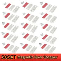 50 ชุดตู้แม่เหล็กจับกาวที่มองไม่เห็นลิ้นชักแม่เหล็กล็อคสําหรับห้องครัว Closer Ultra บางประตูแม่เหล็กที่แข็งแกร่ง St 1