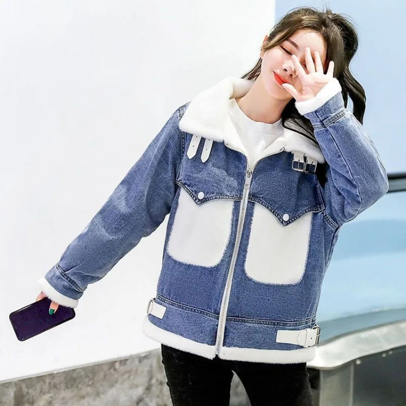 

2023 Autumn Winter New Denim Jacket Women's Short Outwear Plus Velvet Thicke Warm Parker Coat Loose Mao Mao Stitching Jeans Coat