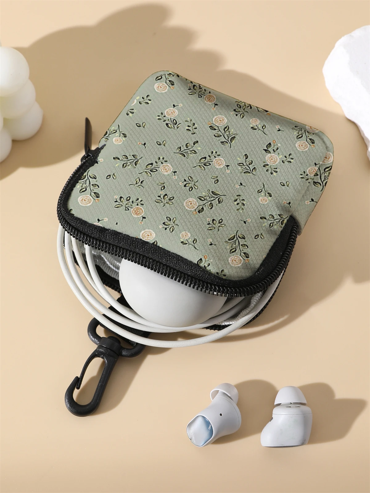A large capacity coin wallet with floral patterns, digital printed coin wallet, and storage bag are ideal choices for GIFs