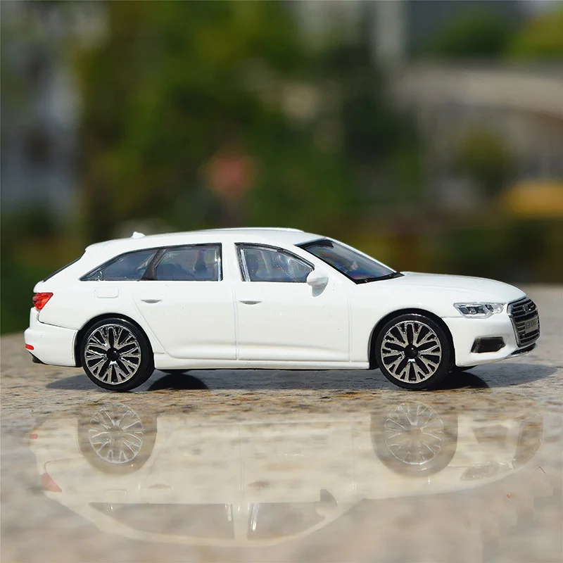 Autoart 1:43 - 3 - Voiture à hayon miniature - Audi A6 Allroad