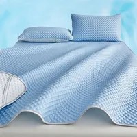 Matelas rafraîchissant respirant, confortable, lavable, tapis de lit en soie glacée, doux pour la peau, tapis de couchage d'été pour la maison 2