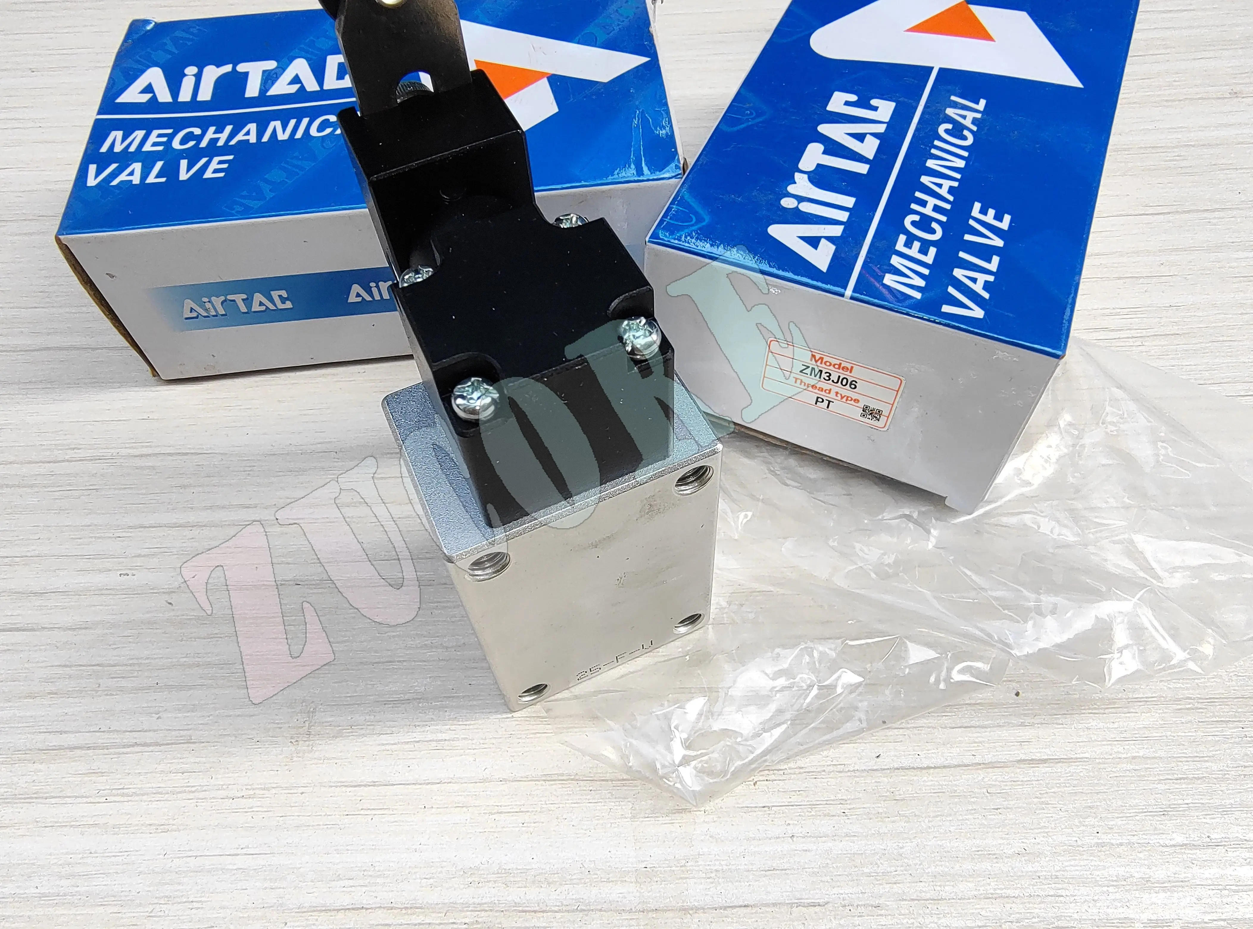 AirTAC 헤비듀티 기계식 밸브 공압 이동 스위치 ZM3J-06 압력 -0.1 1.0Mpa