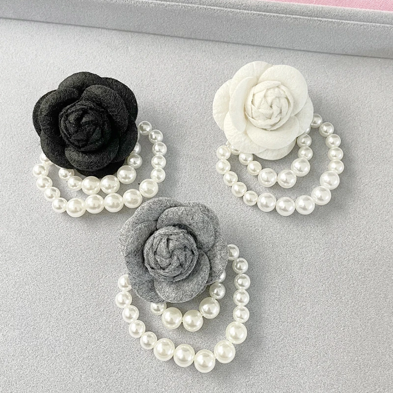 GUMEGE Camellia Brooch Pin Camellia Flower Pin for Women Elegant Wool Flower Brooch Vintage Bow Floral Pin Pearl Clothing Bag Scarf Decoration Accessories