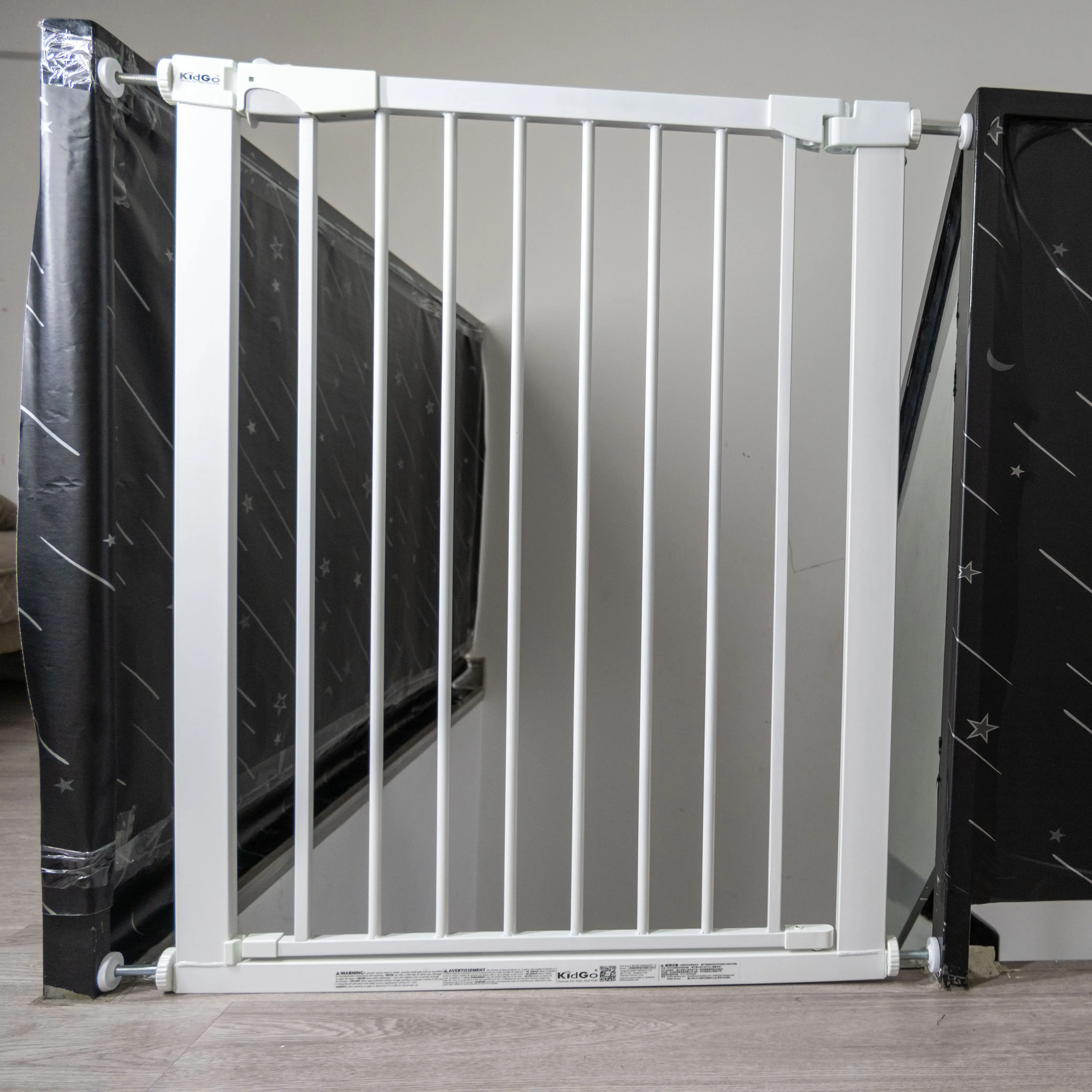 AiLiKEA PLANT HOT SALE OEM&ODM Hot Baby Safety Product Child Proofing Metal Fence Door Gate