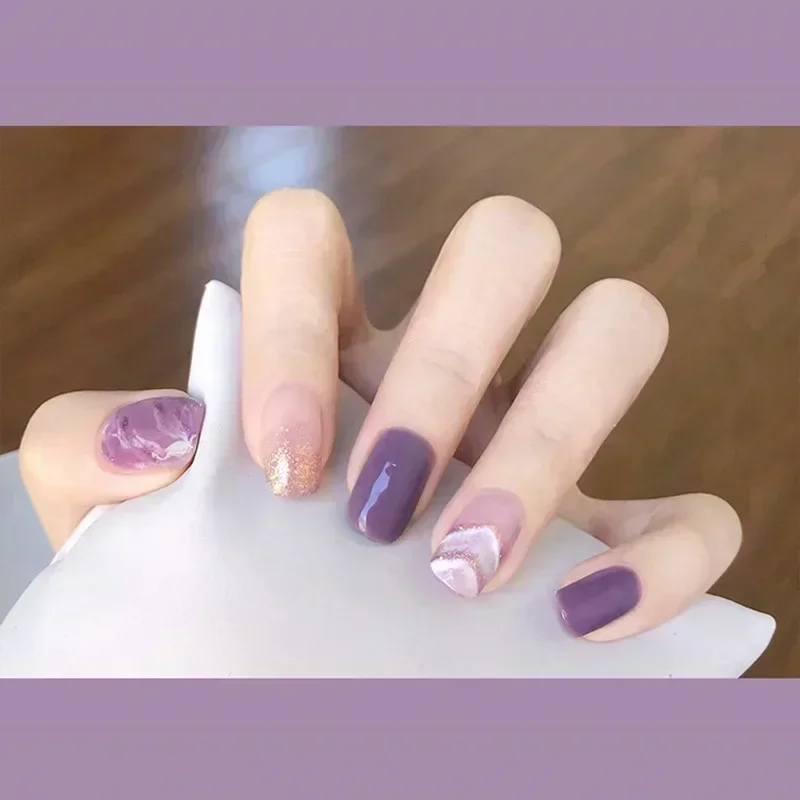 

24Pcs/Box Glitter Sequins False Nails in Short Square Head Press On Style