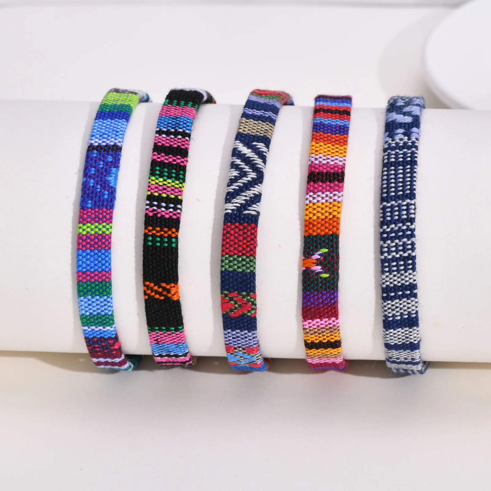 Youery Bracelet Bohème En Perles De Bois Pour Femme - Lot De 4 Bijoux Chakra Avec Pompon - Arbre De Vie, 18-25