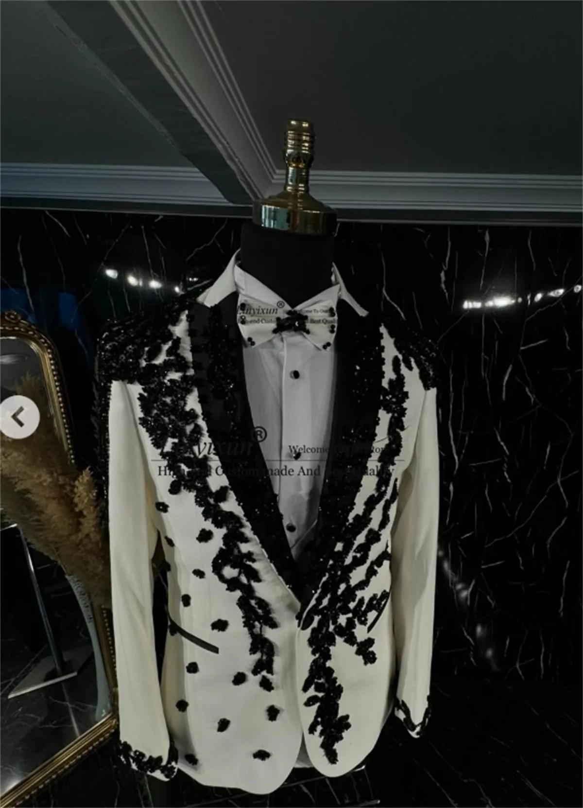 Luxury Beaded Crystals Men Suits Customized Groom Wedding Tuxedos 3 Pieces Set  Male Prom Blazers Slim Fit trajes para hombre 2