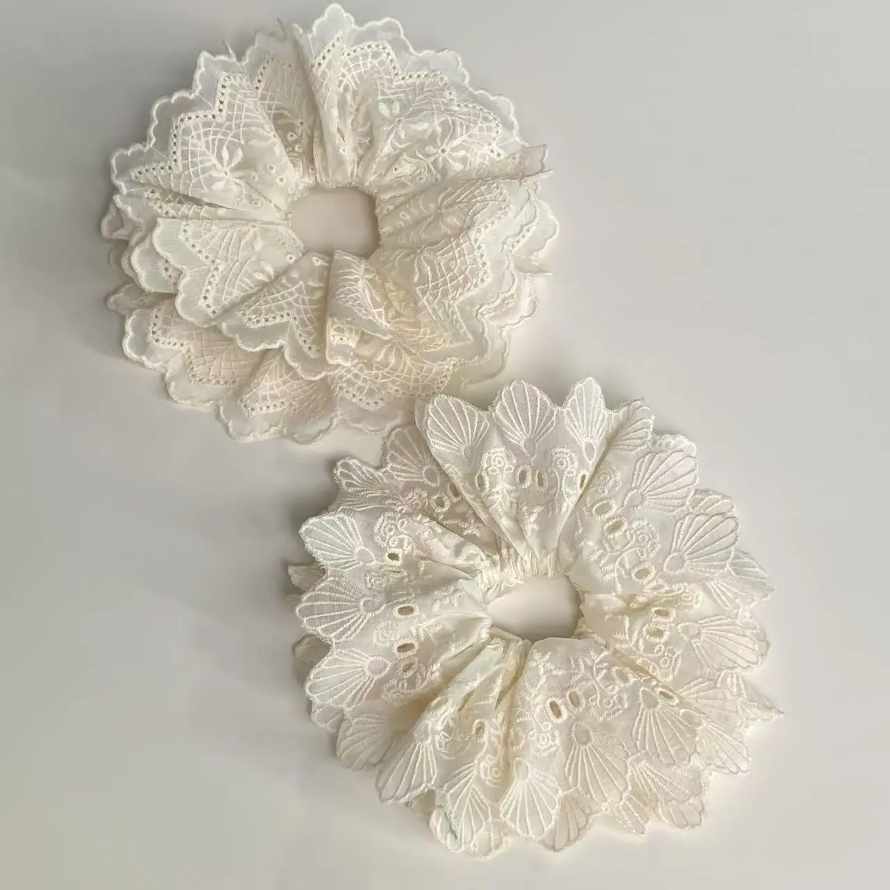 1PC White Lace Hair Scrunchies, 2 - Piece Floral Embroidered Hair Bands, Gentle Elastic Hair Ties for Girls