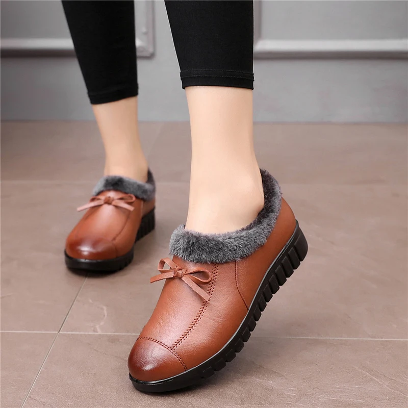 Winter New Leather Waterproof Slip On Snow Boots Women's Plus Velvet Warm Short Boots Ladies Casual Lightweight Flat Boots