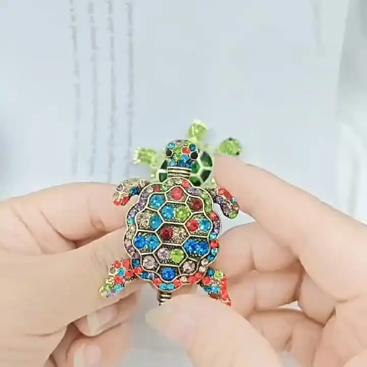 Брошь в виде черепахи